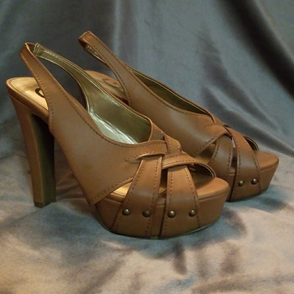 G by Guess 5.5" brown chunky heel
